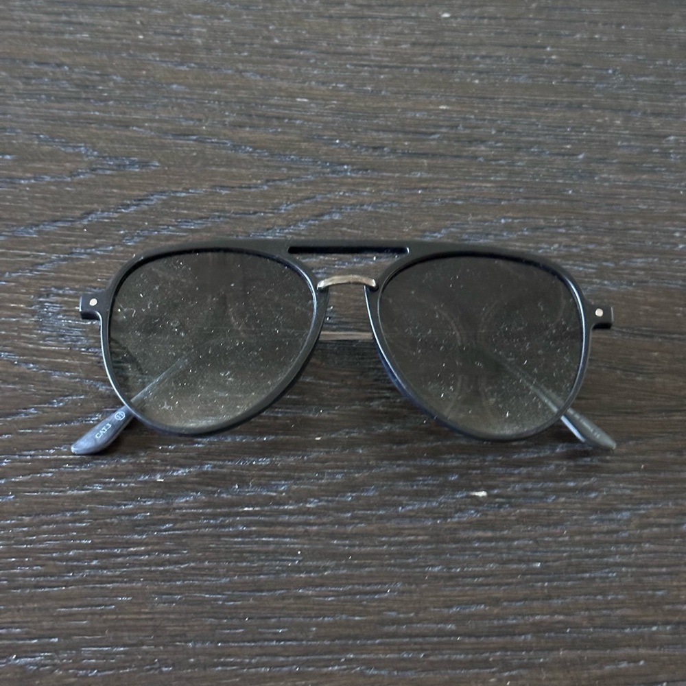 Black Aviator Sunglasses